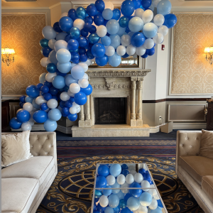 🎓 Celebrate Your Graduation with Love Balloons XOXO 🎓